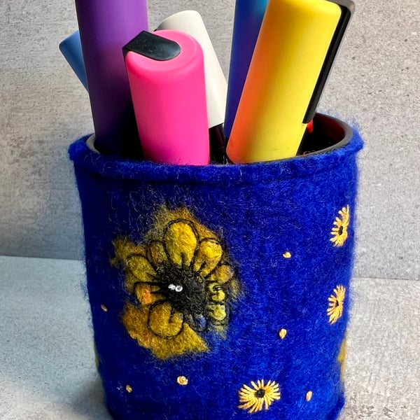 Sunflower pen pot