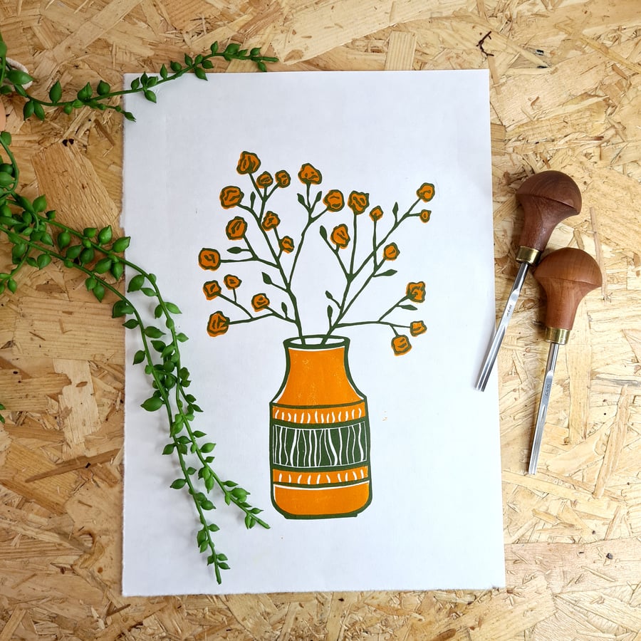 Mid century vase, Lino print, A4, handprinted, Yellow and green on paper