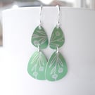 Pebble shaped mid century style drop earrings in green