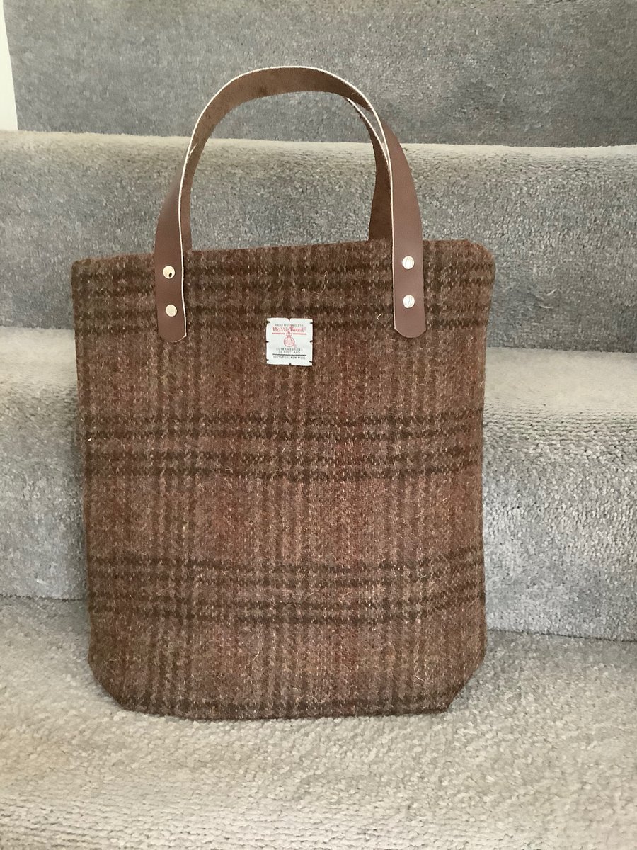 Attractive  Oban check Tawney Harris tweed small tote bag with leather handles,