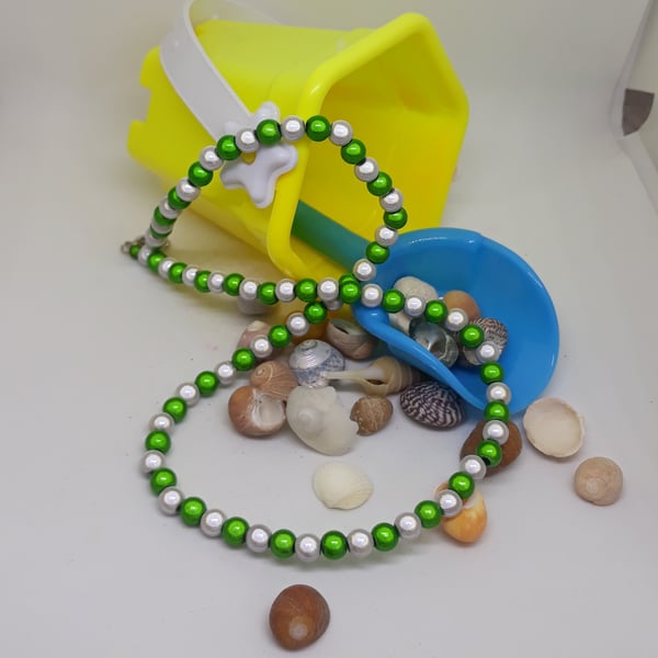 NL05 Green and silver miracle bead necklace