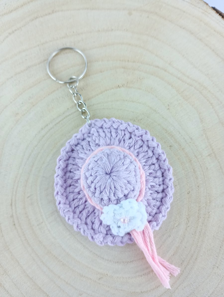 Hat Keyring - Lilac sombrero hat keyring with crochet flower and bead detail