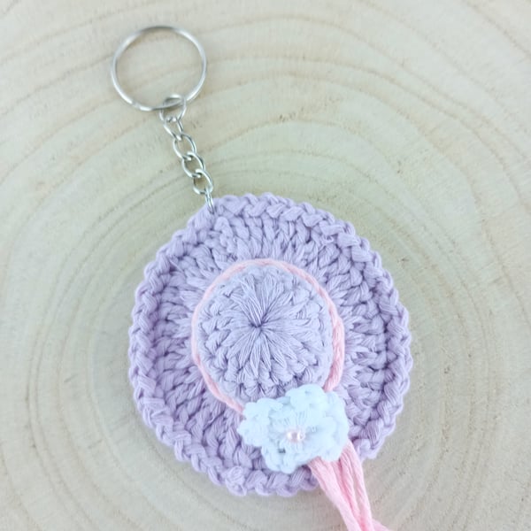 Hat Keyring - Lilac sombrero hat keyring with crochet flower and bead detail