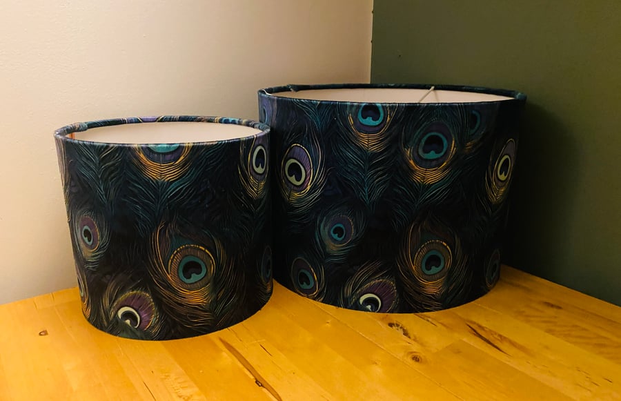 A Lovely Handmade Navy Peacock Feather 20cm Table Lampshade 