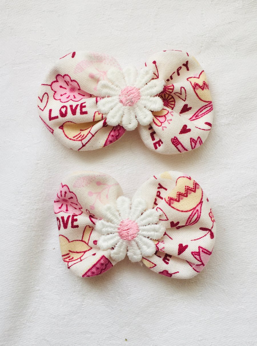 Pretty Bow Hair Clips, Daisy Hair Clips, Trendy Hair Accessories.
