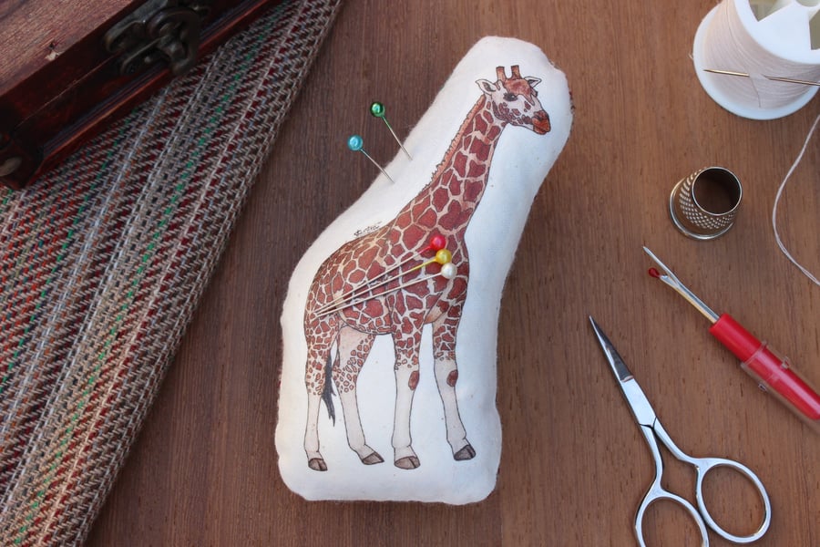 Giraffe Welsh Tweed Magnetic Pin Cushion - Animal Plush Needle Minder Gift