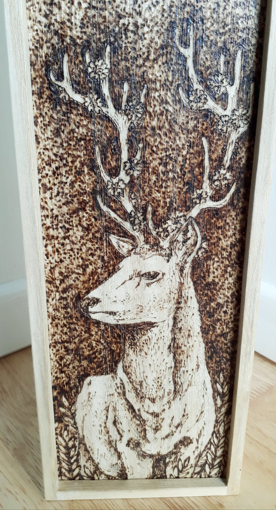Red deer pyrography wooden wine box