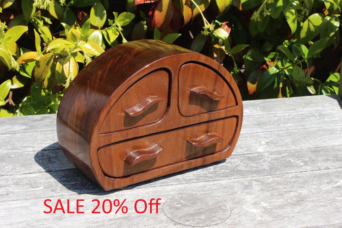 Walnut Jewellery Box (WJB23)