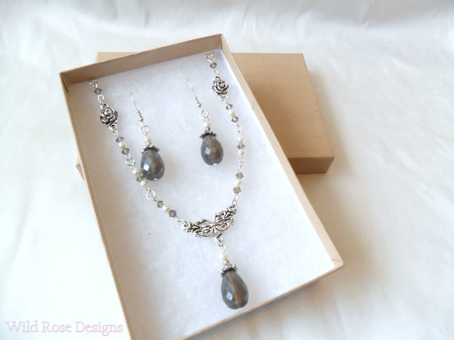 Earring and necklace set in grey, silver and ivory - Sale item, final reduction!