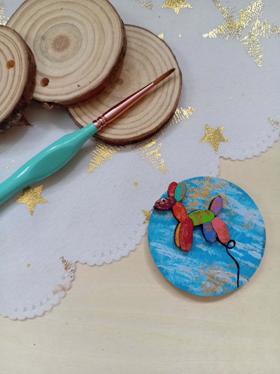 Wooden circular floating balloon dog fridge magnet 