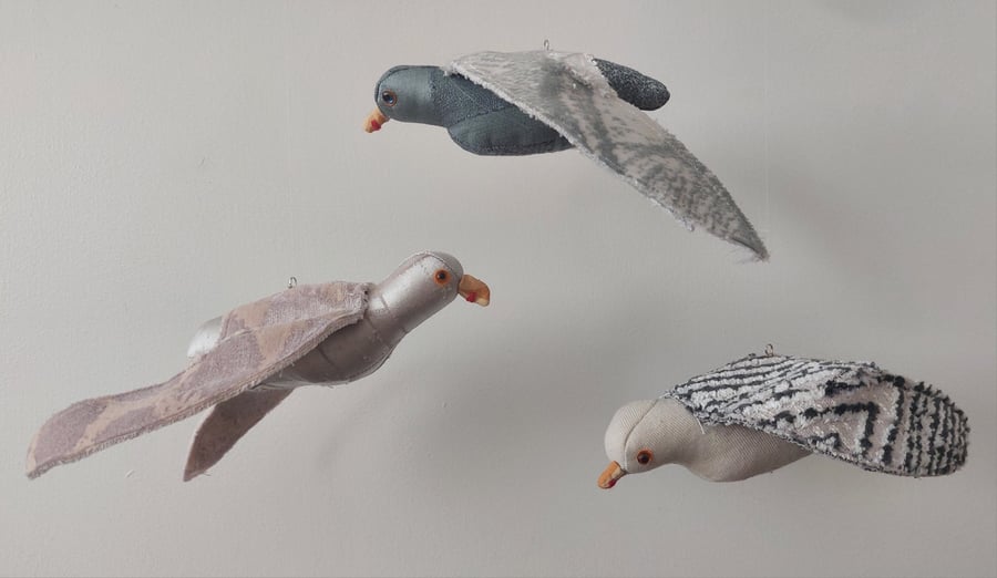 Flying gulls - The Yard Cafe, Weir Quay 