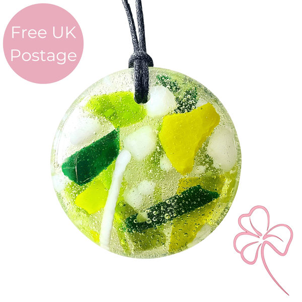 Green Round Glass Pendant Necklace 