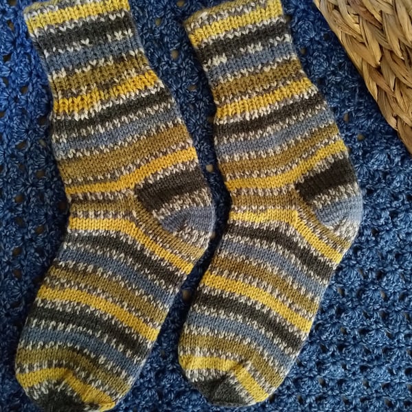 Hand-knitted pure wool socks in multicolours 