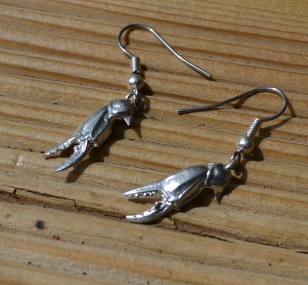 Crab claw pewter earrings