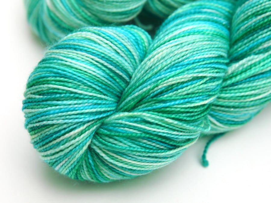 Absinthe - Sparkly superwash merino 4-ply yarn