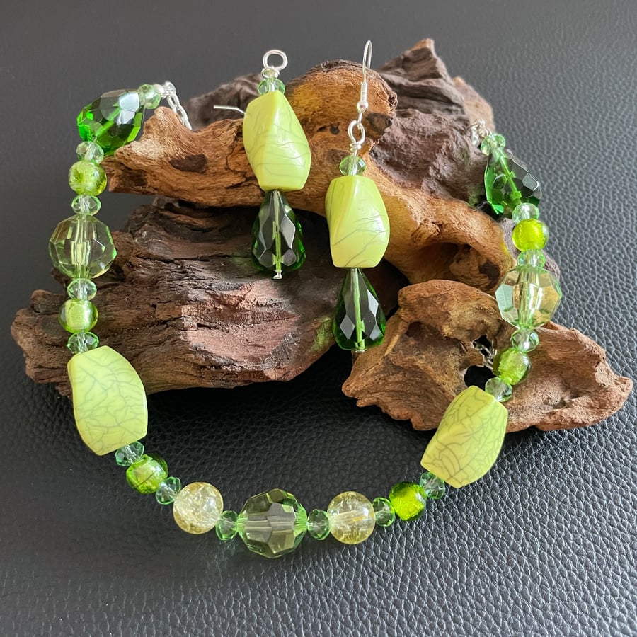 Beaded Green Necklace & Earrings