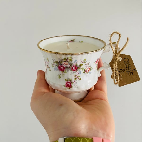 Cassis and Fig Tea Cup Candle with Gift Box