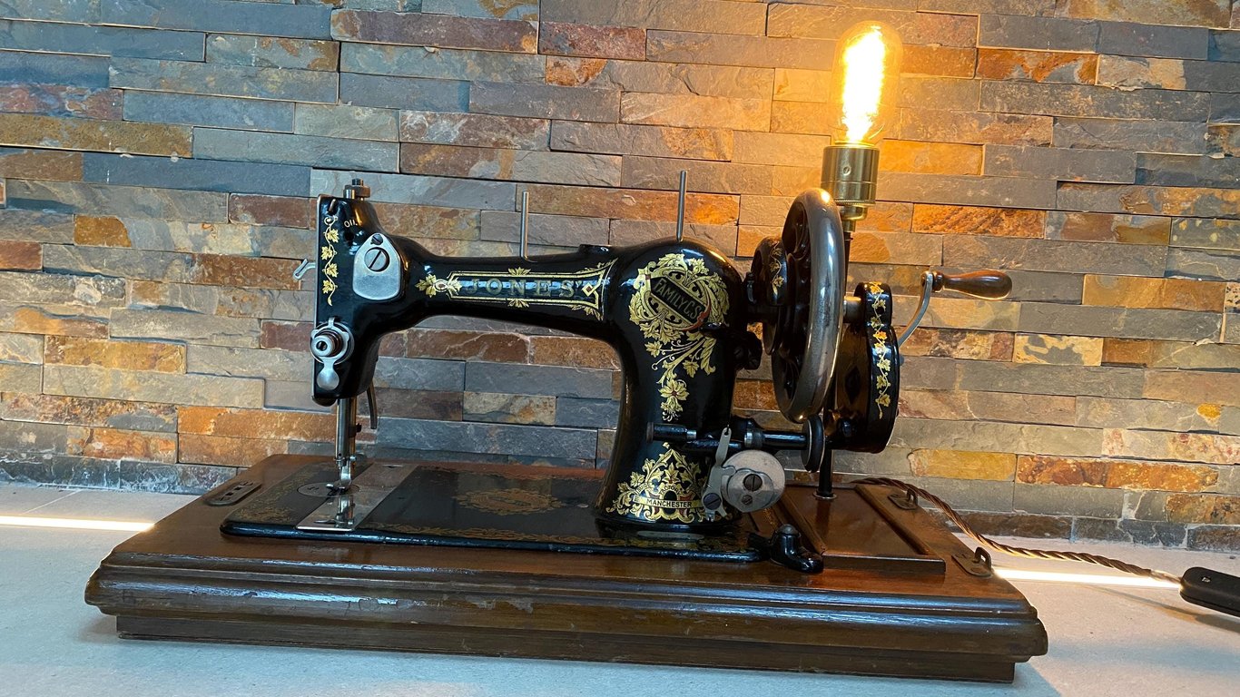 Vintage (1920s) up cycled Jones Family CS sewing machine into a table lamp