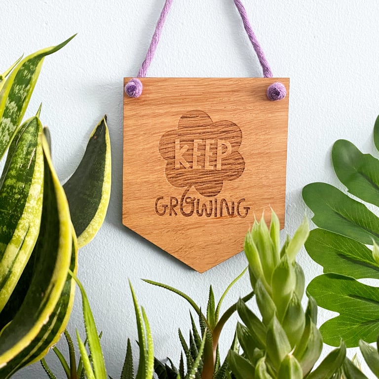 Keep Growing wooden sign hanging plaque, gardeners gift, spring decor