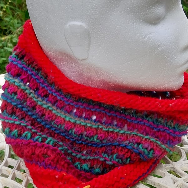 Handknit chunky wool circular cowl col 5 with Red contrast