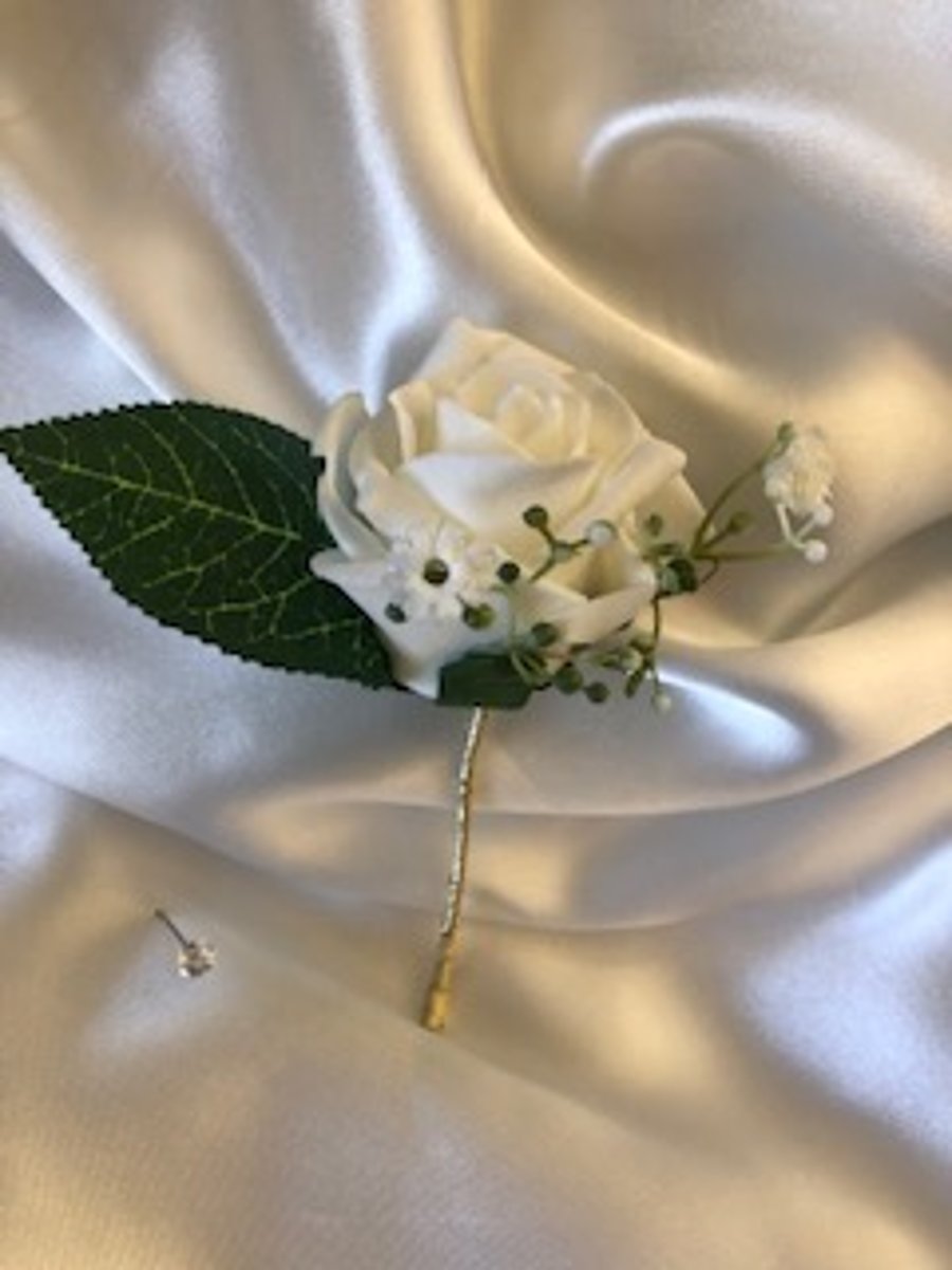 Gold or Silver Stem - Ivory Rose Spray Boutonniere Butttonhole - Pin Included!