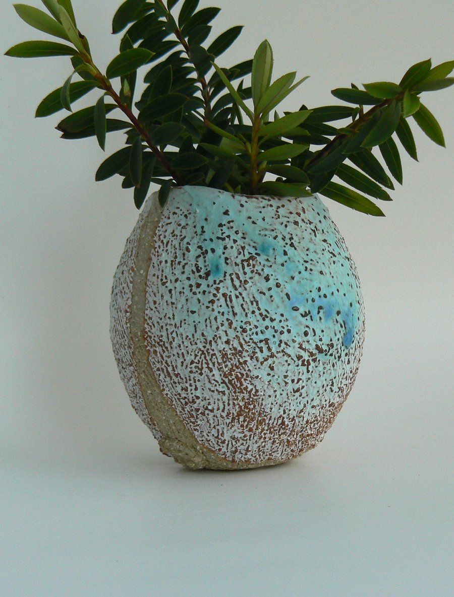 Ceramic Beach Pebble Pot