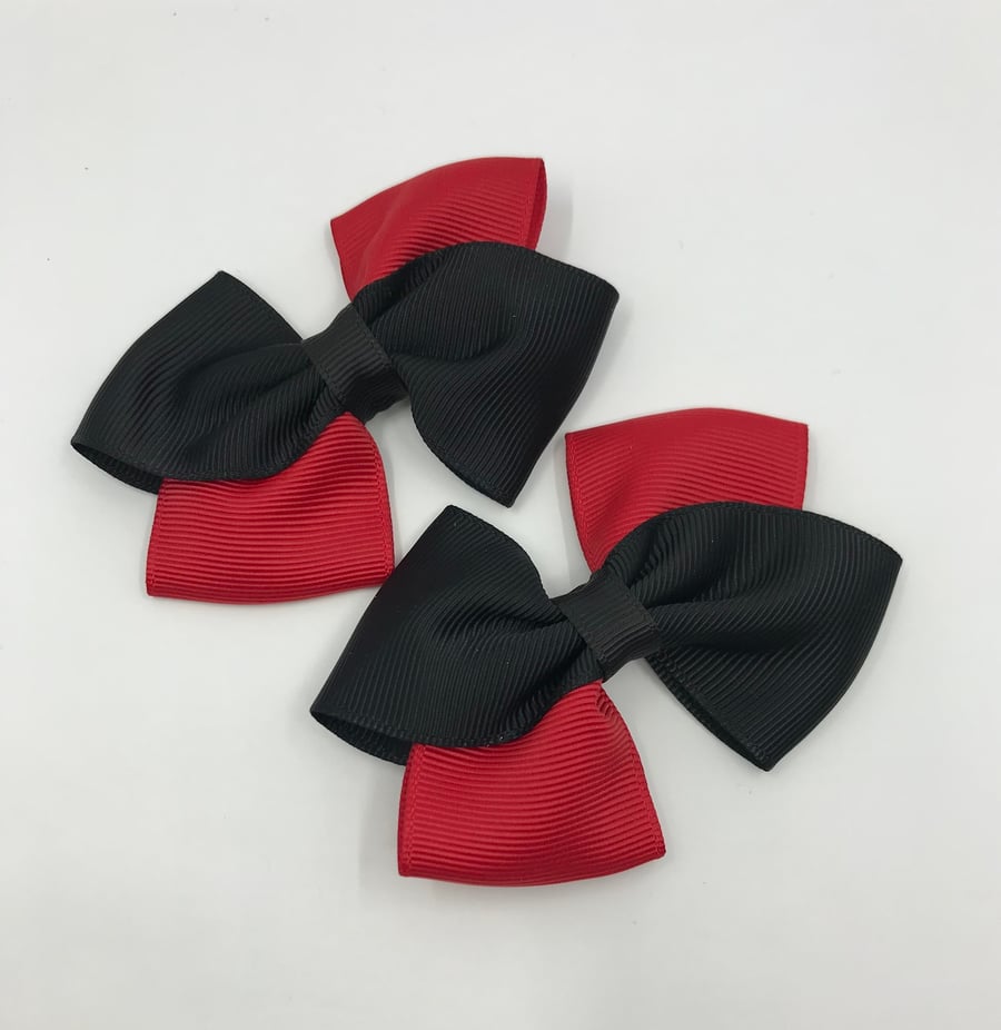 Black and Red Diagonal Double with Bows on Clips (pair)