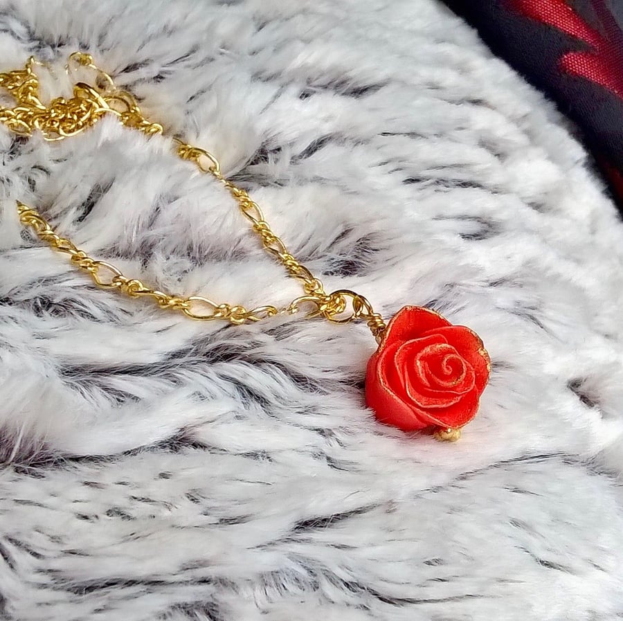 Red rose necklace