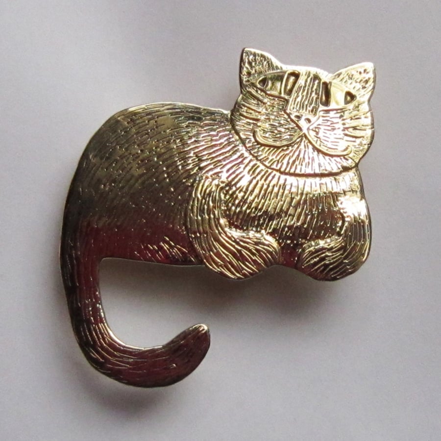 Cheshire cat brooch