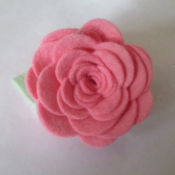 Large pink felt flower hair clip