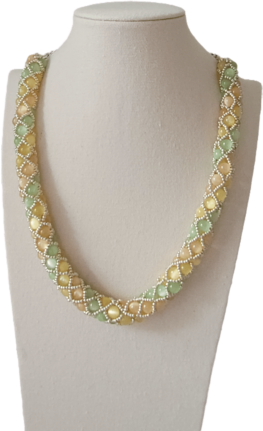 Necklace of genuine gemstones 