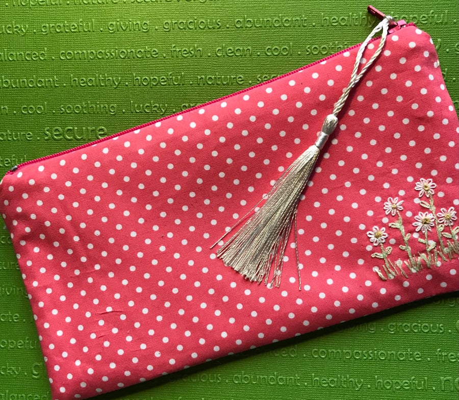 Spotty peach zipped bag