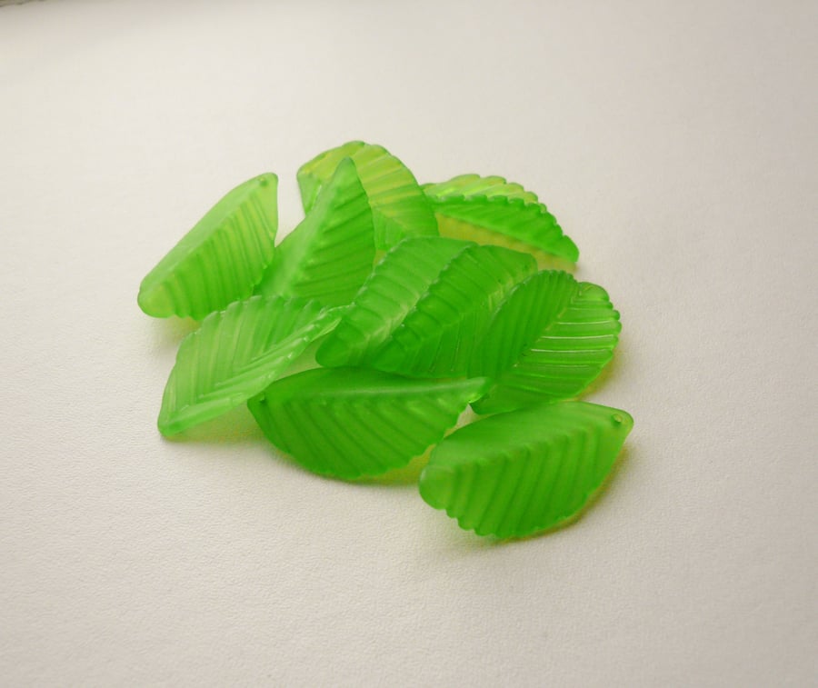 10 Large Green Lucite Leaves
