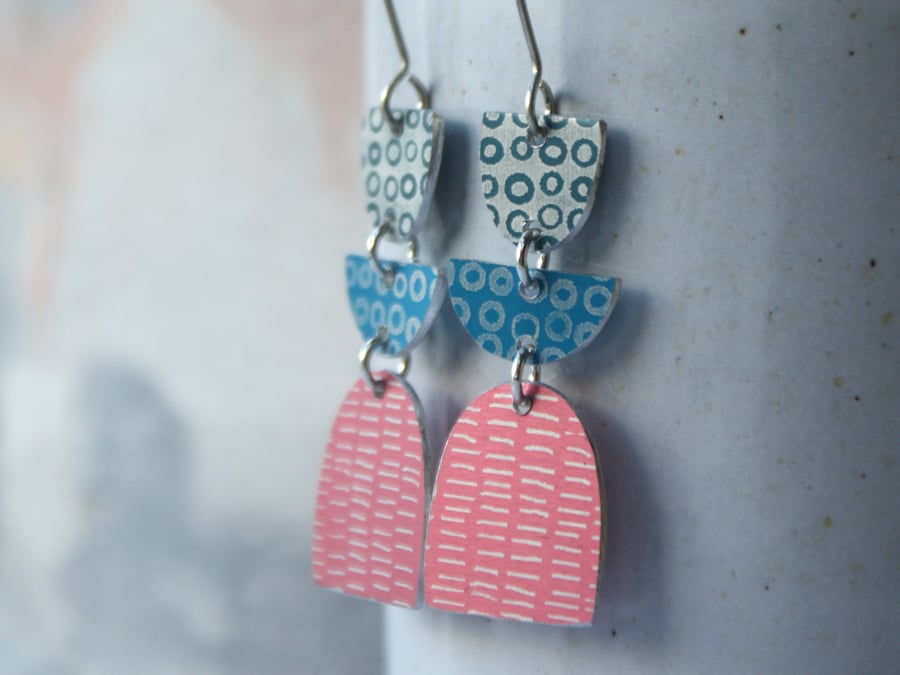 Colour pop dangle earrings - blue & pink