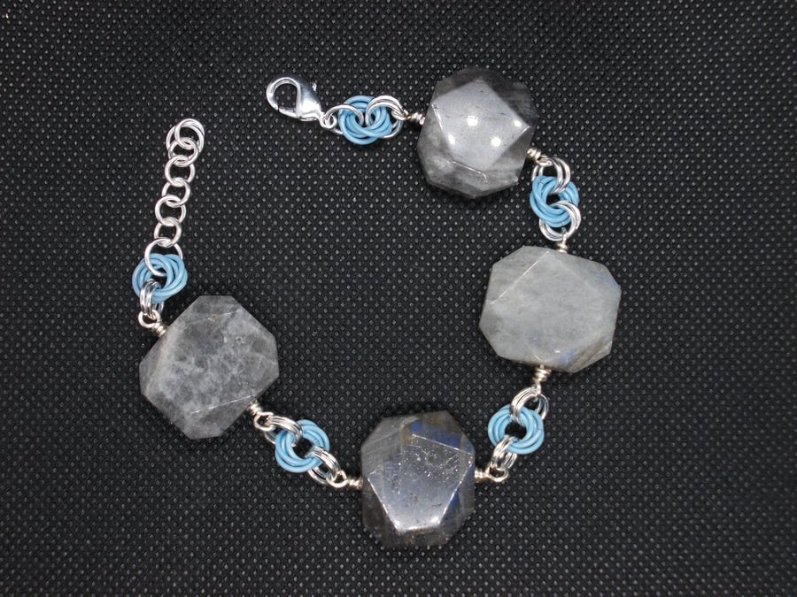 SALE - Labradorite slab and coloured chainmaille bracelet
