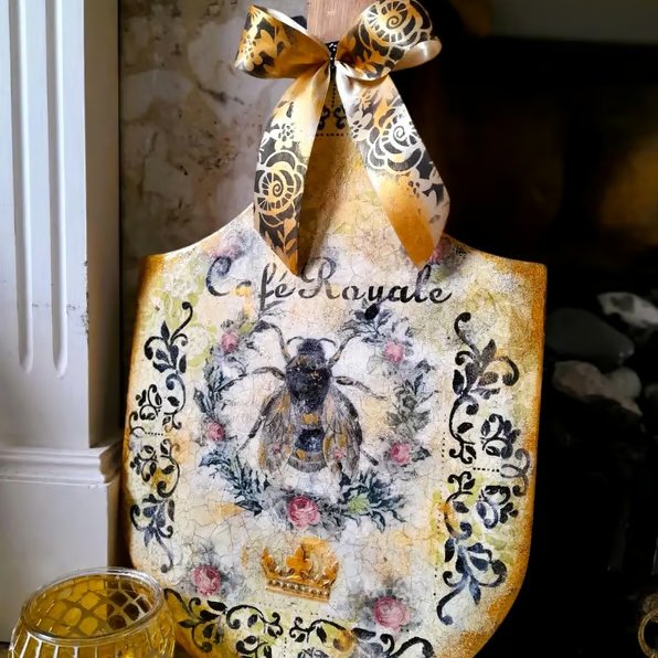Handmade Decoupage Pizza Board Wall Art – Rustic Farmhouse BEE Kitchen Decor