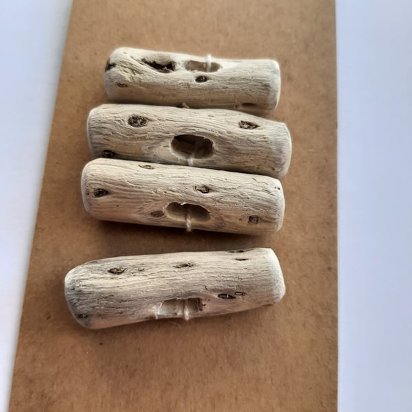 Set of four driftwood toggle buttons with single hole