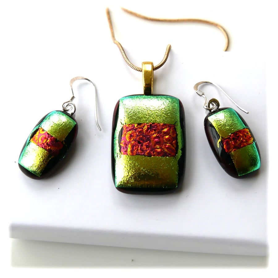 Dichroic Glass 112 Pendant Earring Set Golden Red Gold Plated Chain