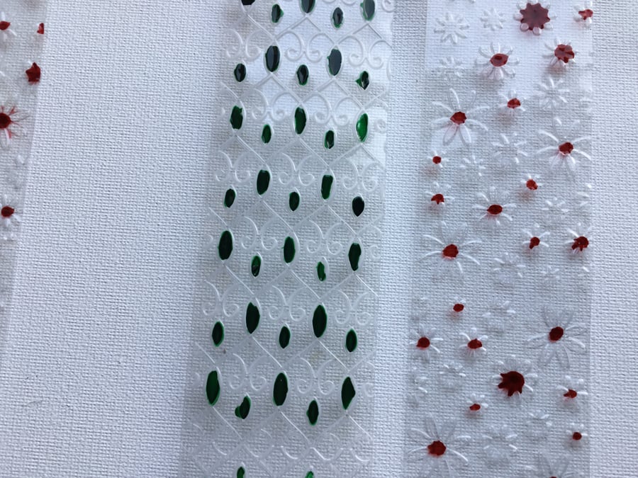 Pack of 4 glass painted bookmarks. CC397