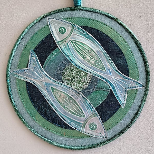 FSMM073 - Metal Fish Mandala Wall Hanging-16.5cm diameter-Turquoise-Silver-Green