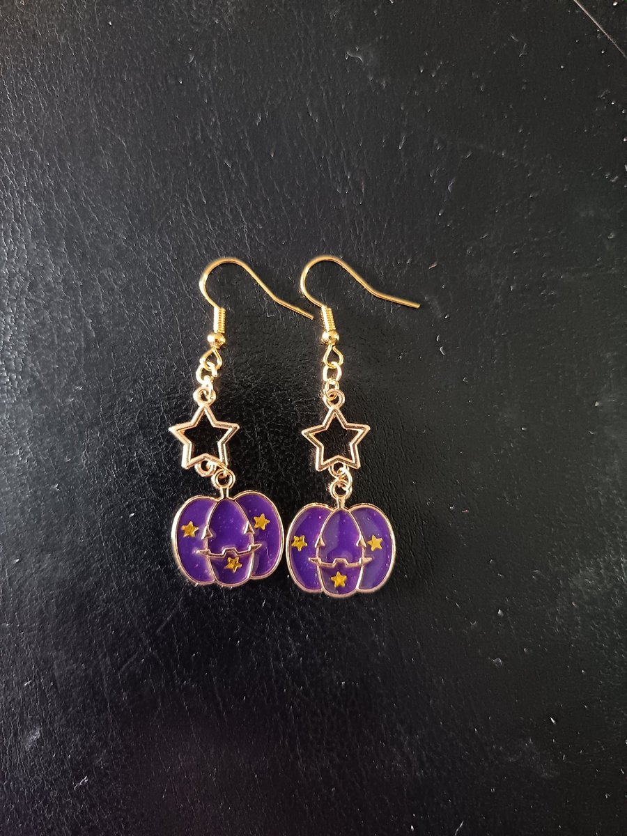 Purple pumpkin and star dangle earrings 