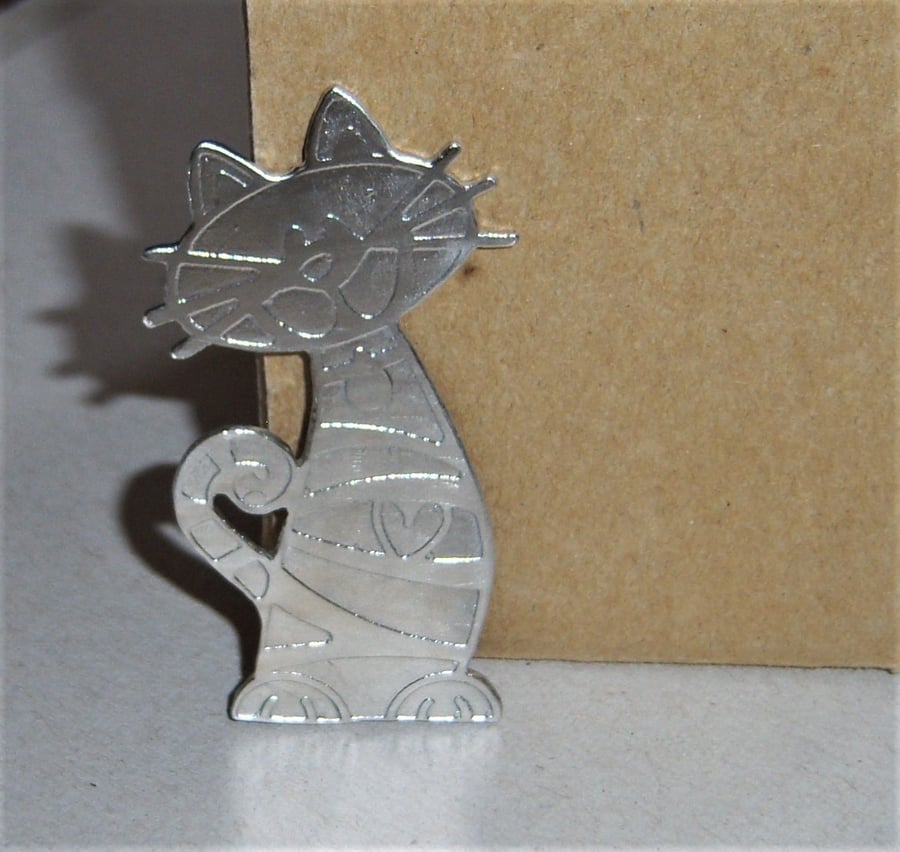 Cat brooch in etched pewter