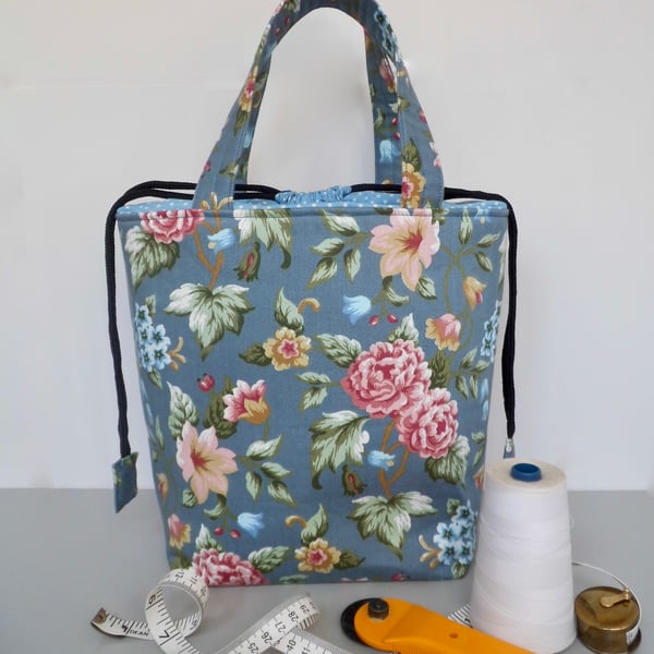 Project tote bag blue floral drawstring top