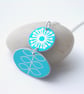 Flower necklace in turquoise  - Image 2