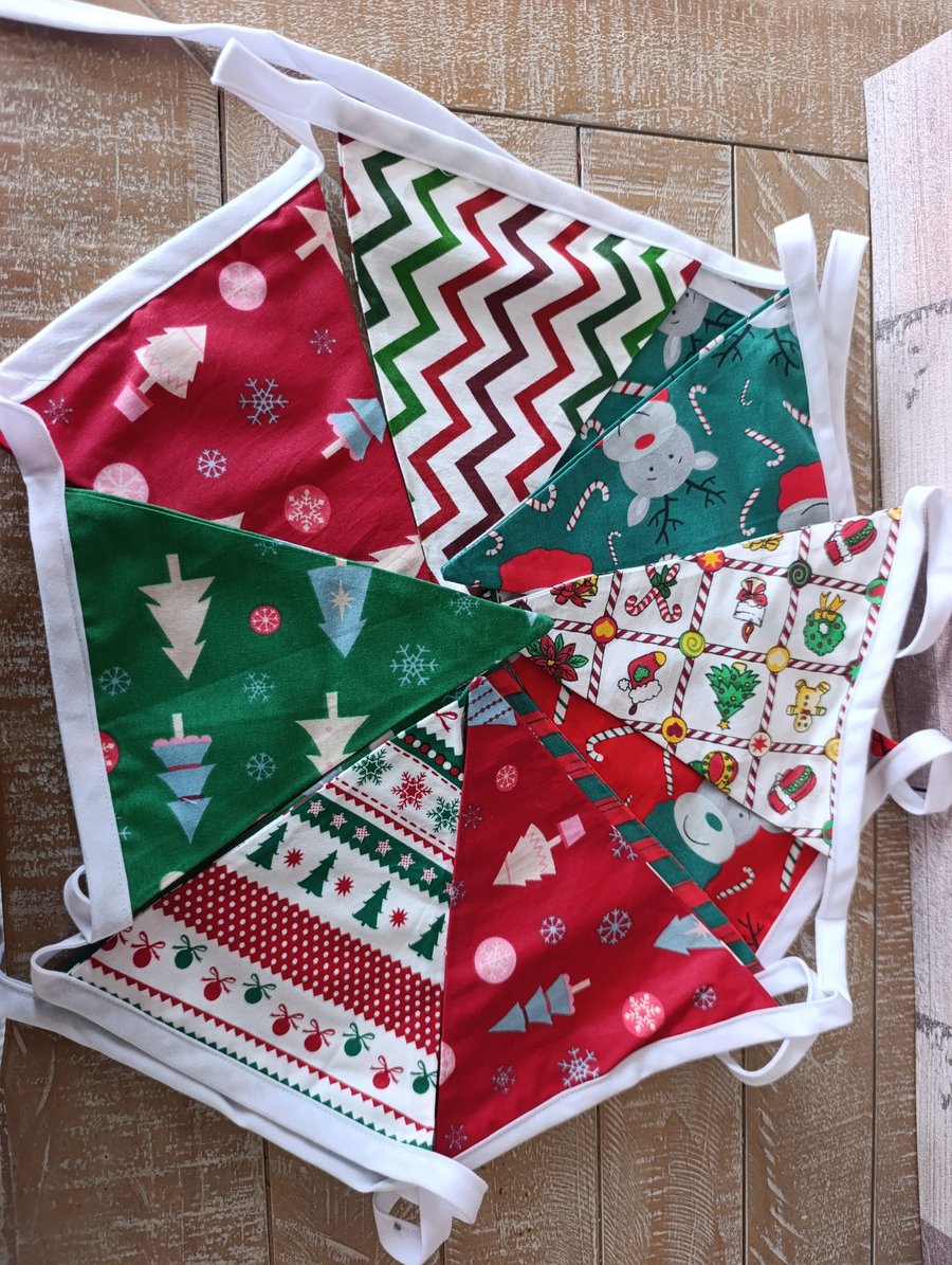 Charming Christmas bunting 