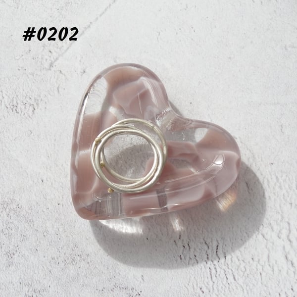 Pale purple heart shaped fused glass ring dish, 5cm approx (0202)