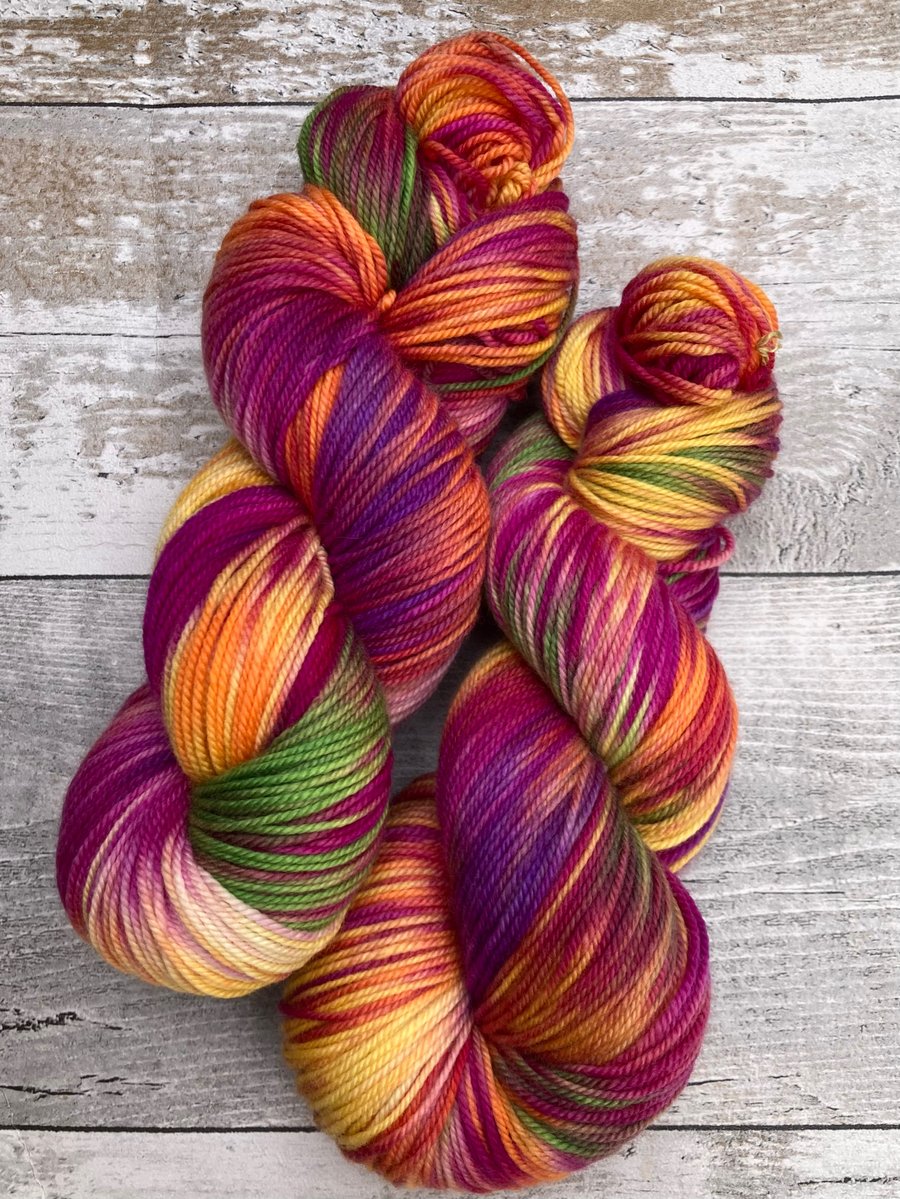 Hand dyed knitting yarn 4 ply MCN 100g Plum flame