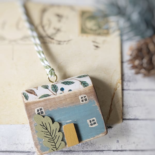 Wooden Hand Painted House Hanging Decoration