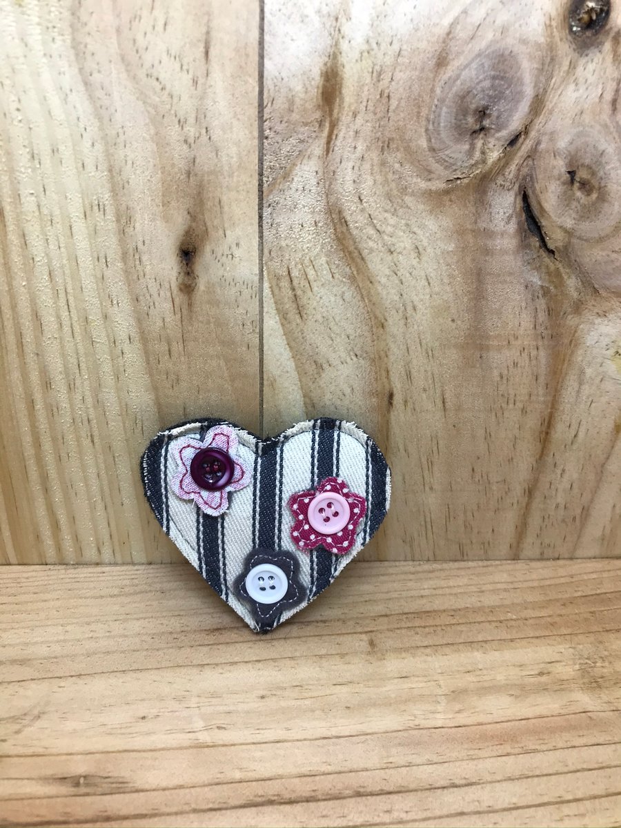 Grey Ticking Flower Brooch. (065)