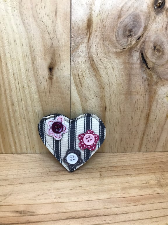 Grey Ticking Flower Brooch. (065)